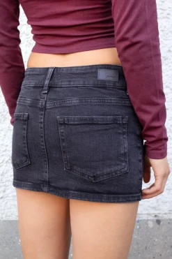 Gonna doppio bottone