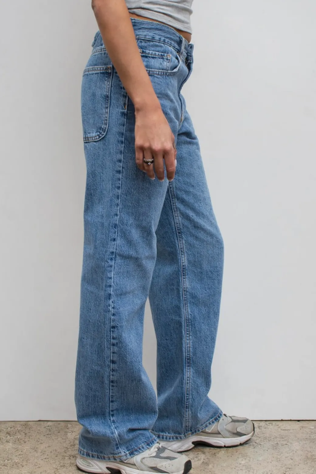 Jeans con fibbia