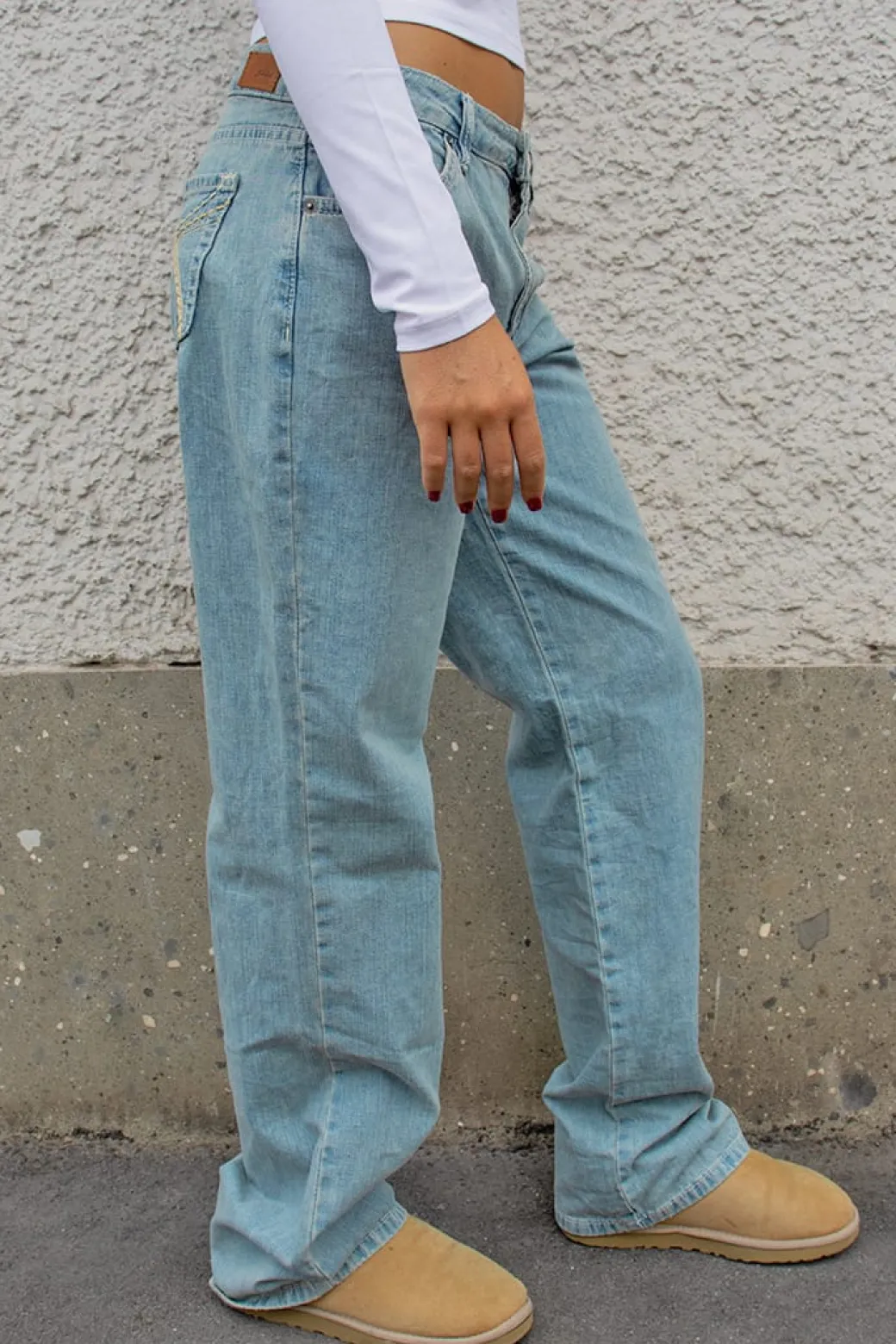 Jeans low waist con ricamo