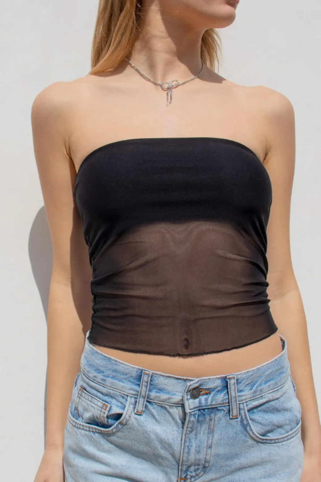 Top a fascia tulle