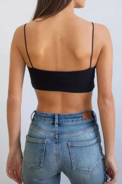 Top crop con bretelline