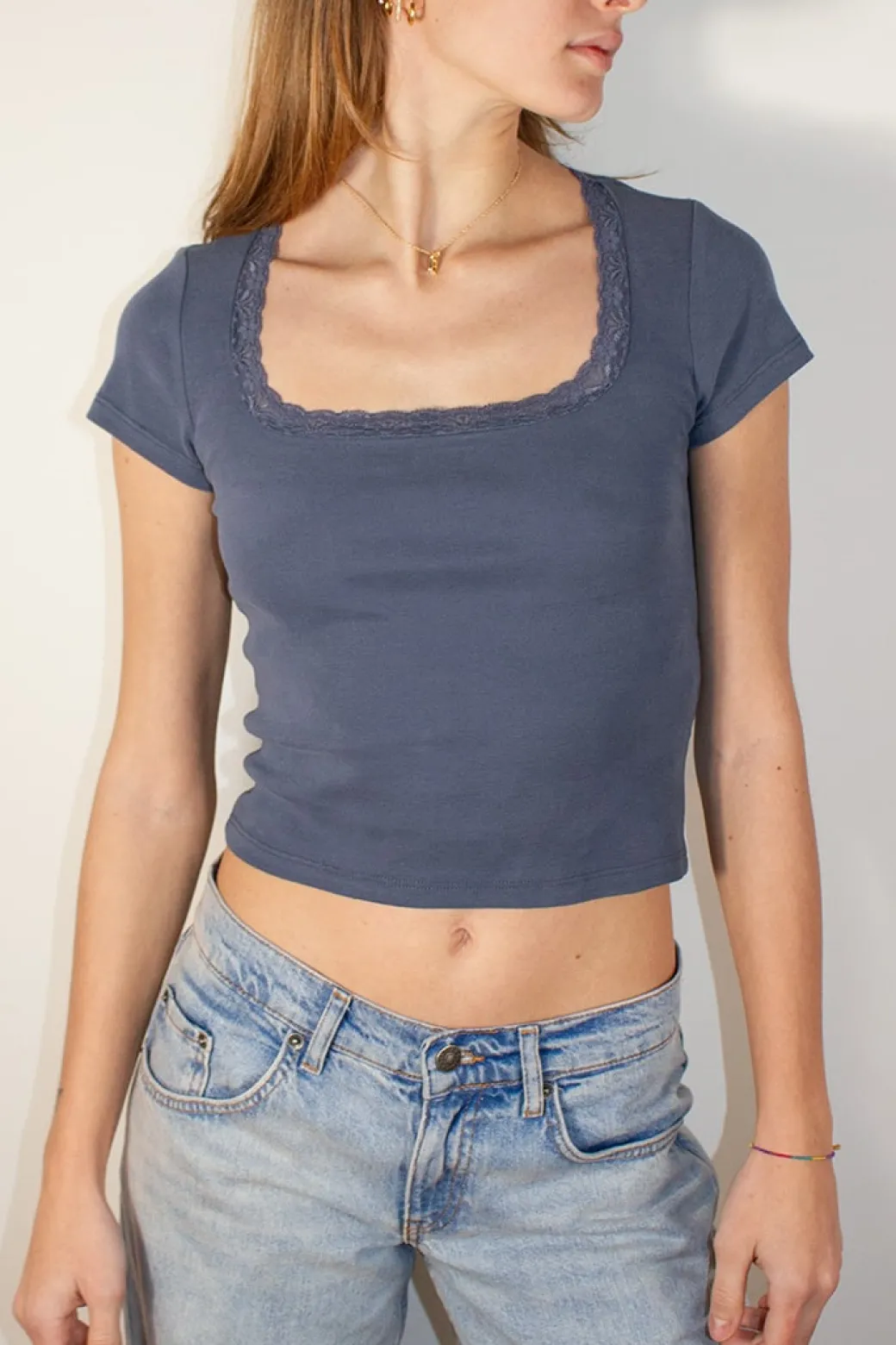 T-shirt con pizzo