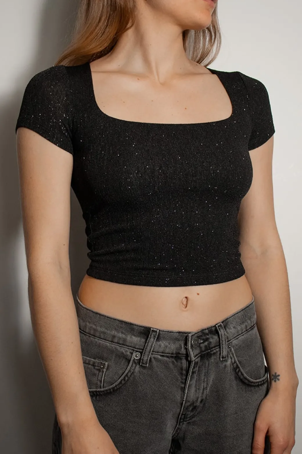 T-shirt crop scollo quadrato
