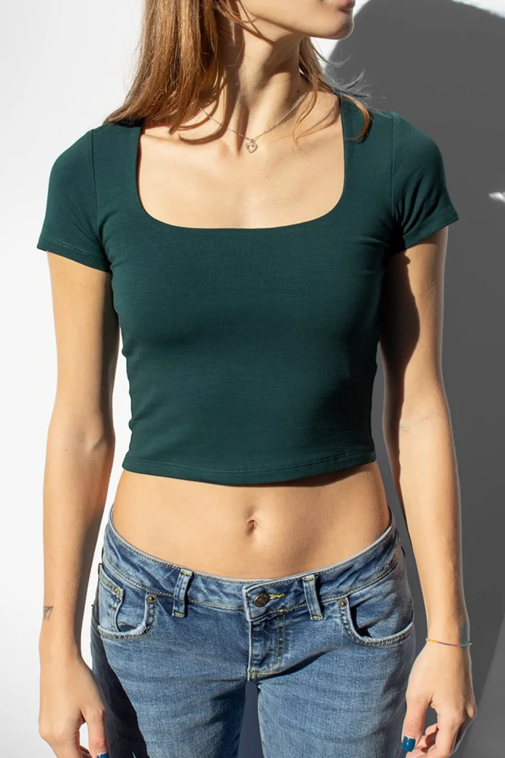 T-shirt crop scollo quadrato