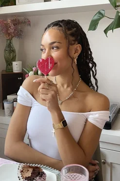 T-shirt scollo quadrato